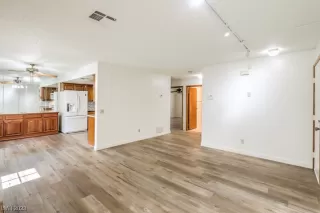 Photo #6: 2501465 Listing