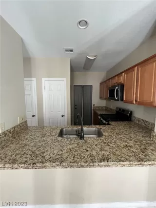 Photo #6: 2501474 Listing 