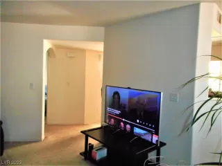 Photo #2: 2501488 Listing