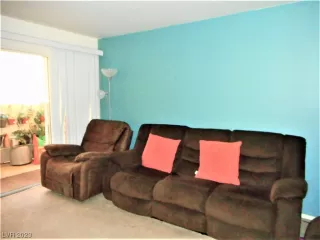 Photo #3: 2501488 Listing