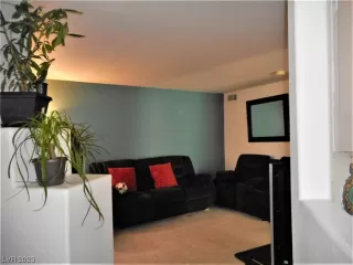 Photo #6: 2501488 Listing