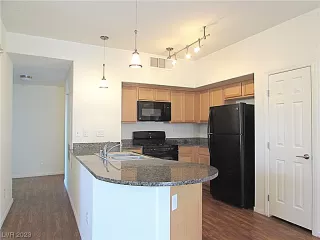 Photo #3: 2501512 Listing 