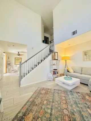 Photo #5: 2501515 Listing 