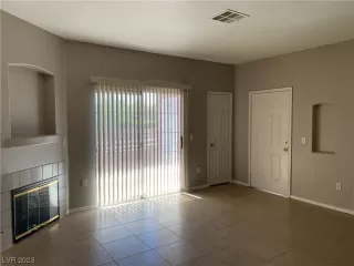 Photo #2: 2501551 Listing