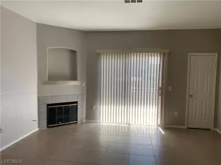 Photo #4: 2501551 Listing