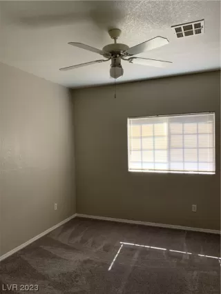 Photo #5: 2501551 Listing