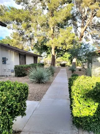 Photo #1: 2501556 Listing