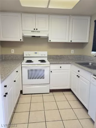 Photo #3: 2501556 Listing