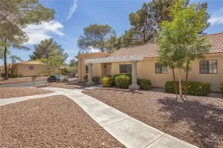 Photo #2: 2501595 Listing