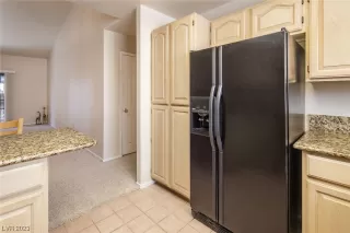 Photo #4: 2501595 Listing