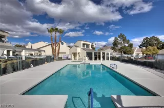 Photo #2: 2501606 Listing 