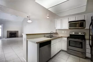 Photo #3: 2501606 Listing 