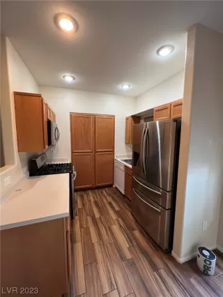 Photo #4: 2501631 Listing