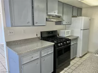 Photo #6: 2501668 Listing 