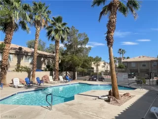 Photo #1: 2501684 Listing 