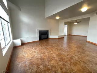 Photo #2: 2501684 Listing 