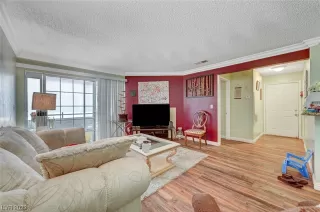 Photo #3: 2501688 Listing 