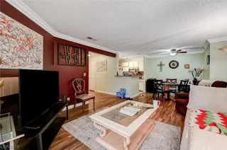 Photo #4: 2501688 Listing 