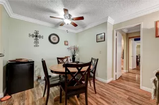 Photo #5: 2501688 Listing 