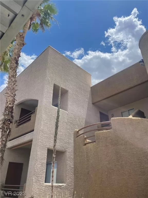 MLS: 2501697 Condo For Sale