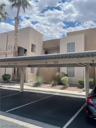 Photo #2: 2501697 Listing