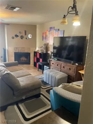 Photo #3: 2501697 Listing