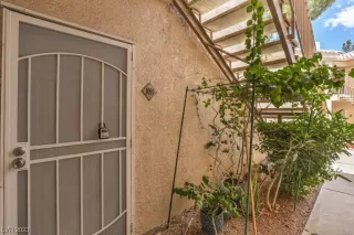 Photo #3: 2501707 Listing