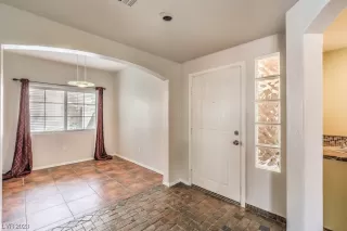 Photo #4: 2501707 Listing