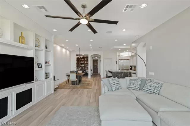 MLS: 2501752 Condo For Sale