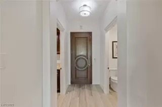 Photo #2: 2501752 Listing