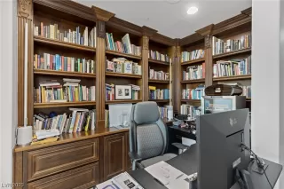 Photo #6: 2501752 Listing