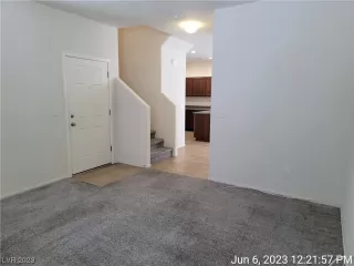 Photo #5: 2501775 Listing 