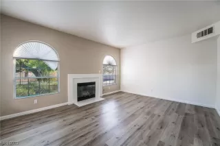 Photo #5: 2501779 Listing 