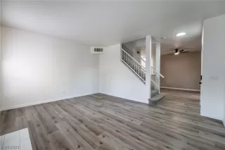 Photo #6: 2501779 Listing 