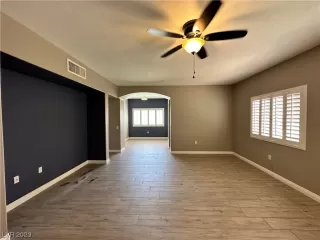 Photo #2: 2501850 Listing 