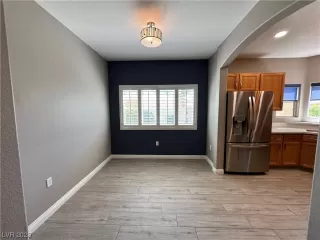 Photo #4: 2501850 Listing 