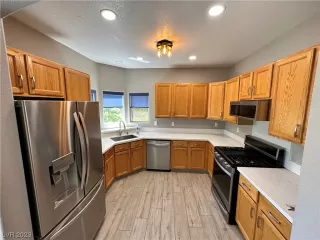 Photo #6: 2501850 Listing 