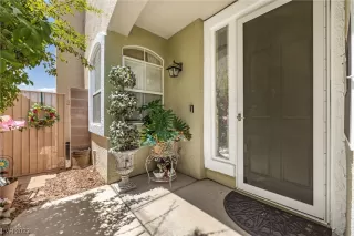 Photo #2: 2501851 Listing 