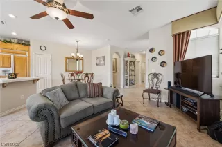 Photo #6: 2501851 Listing 