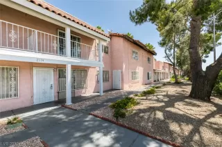 Photo #6: 2501876 Listing