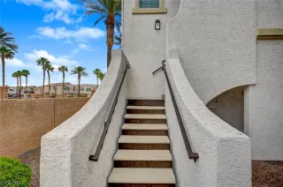 Photo #1: 2501878 Listing 