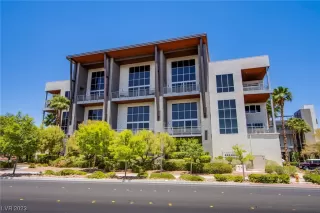 Photo #2: 2501894 Listing 