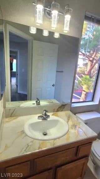 Photo #2: 2501901 Listing 