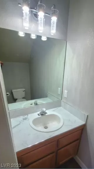 Photo #4: 2501901 Listing 
