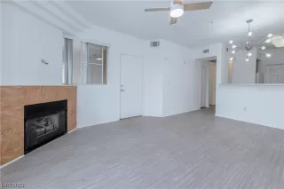 Photo #6: 2501904 Listing