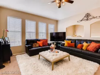 Photo #4: 2501906 Listing 