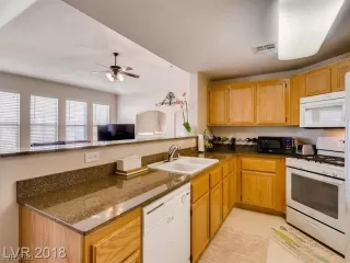 Photo #5: 2501906 Listing 