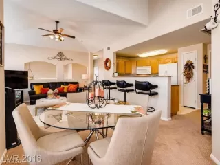 Photo #6: 2501906 Listing 