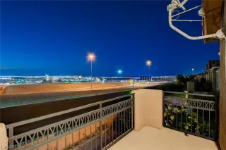 Photo #1: 2501918 Listing 