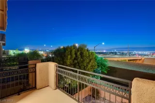 Photo #2: 2501918 Listing 